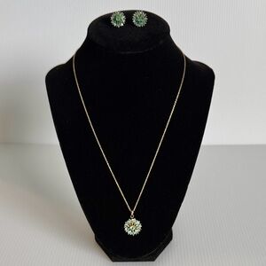 💚 14k Gold finished Emerald Flower Pendant Necklace with Matching Earrings
